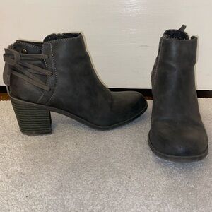 Grey Laced Heeled Chelsea Boots